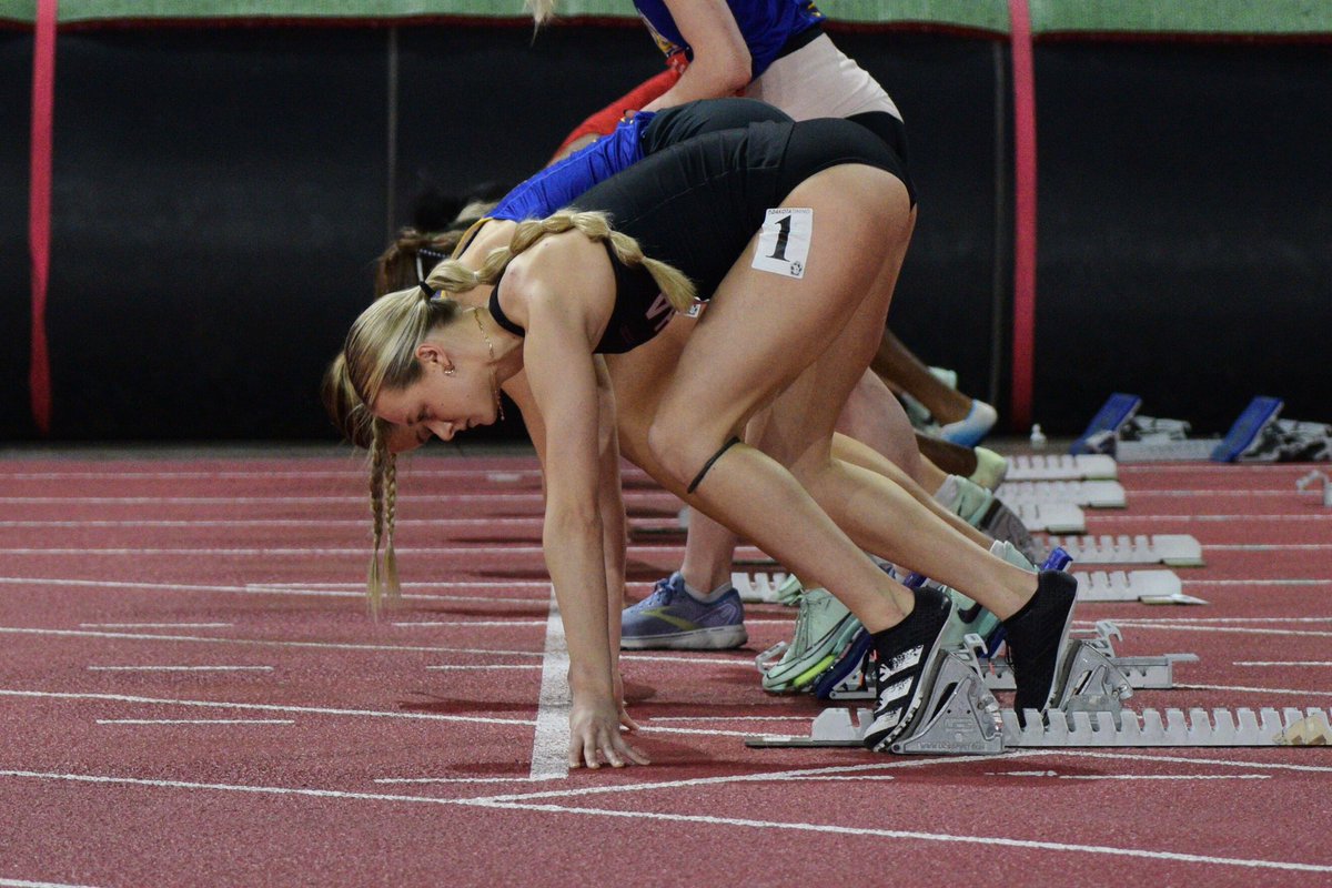 𝟲𝟬𝗺 𝗙𝗶𝗻𝗮𝗹𝘀 | 𝒮𝒽𝒾𝓃𝒾𝓃𝑔 𝓈𝓉𝒶𝓇 Carrie Simonson 𝙘𝙧𝙪𝙞𝙨𝙚𝙨 to a new lifetime best of 7.65 and an overall 4️⃣th place finish‼️

#OmahaTFXC | ⚫️🔴🐮