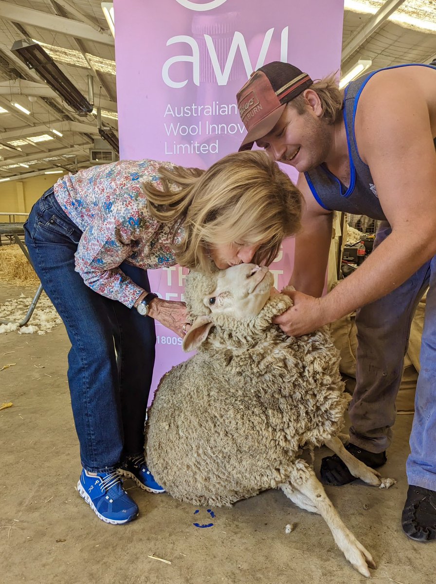 U.S. Embassy Australia on Twitter "Ambassador Kennedy had fun being part of the huge crowd at