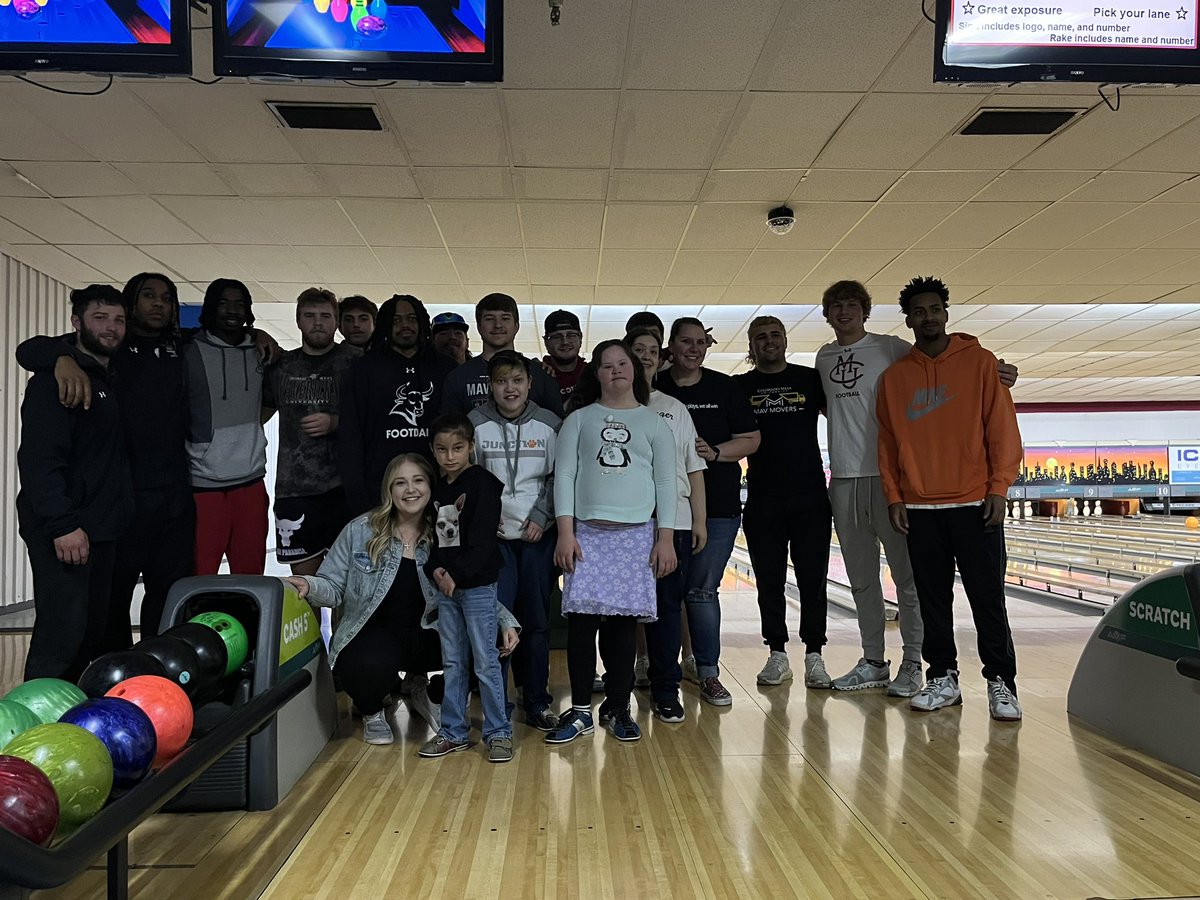 CMUMavsFootball's tweet photo. What a day, Our Mavs went and bowled with challenger baseball as they registered for them upcoming teams. What a great experience for us as a team to be able to come together and have a great Sunday with challengers baseball‼️🐃
#Mavup #GoMavs https://t.co/TTSkF6L8oT