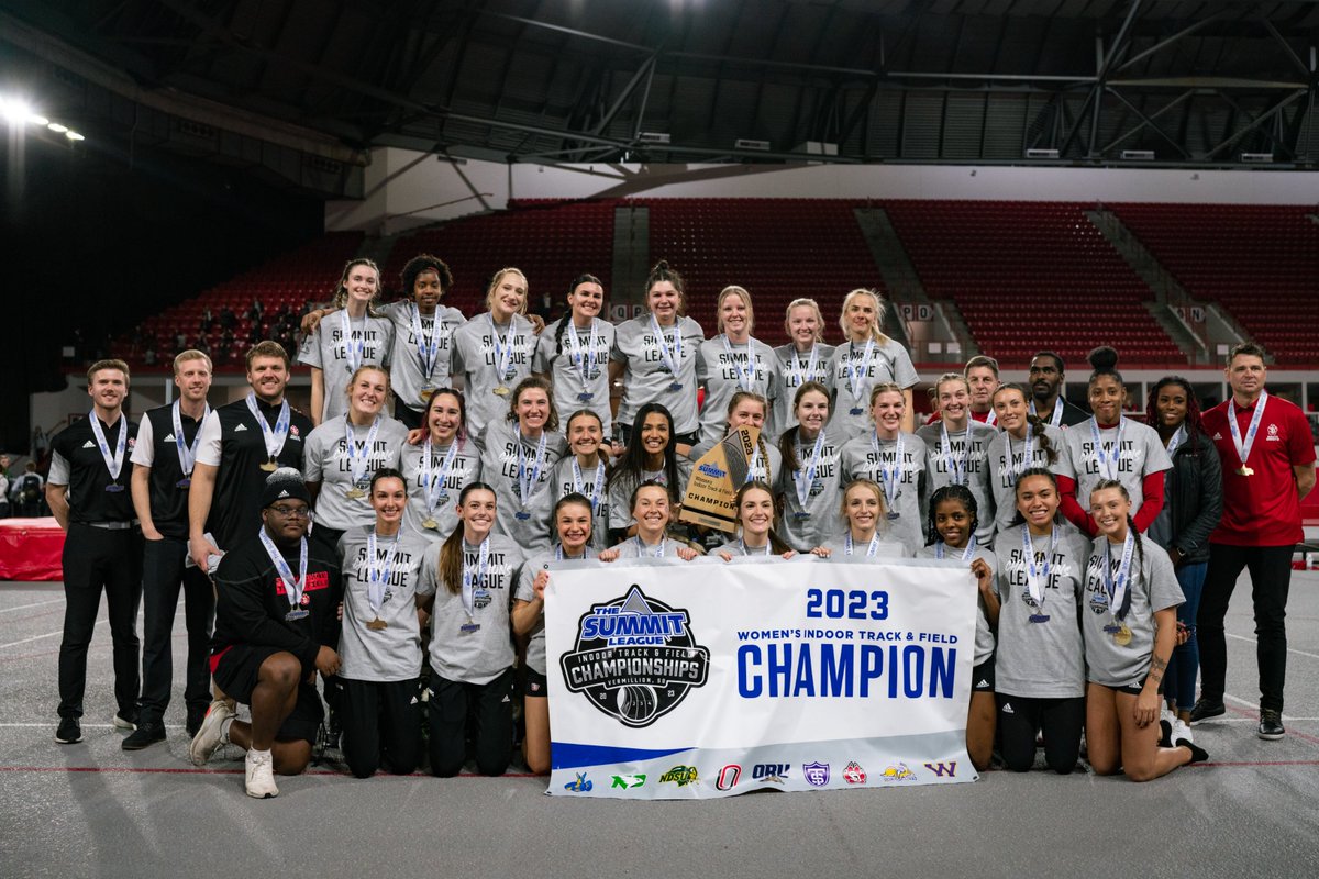 There's no place like DOME. ✨

The Coyote men and women swept the Summit League Championship titles Sunday!

📰: Bit.ly/3KDH3kP

#GoYotes x #WeAreSouthDakota  🐾
