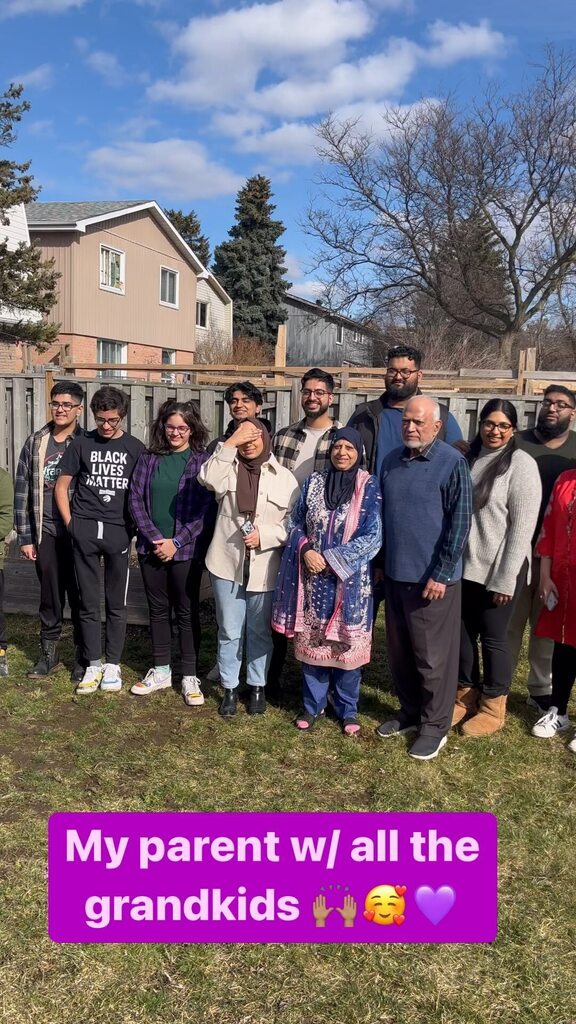 raehanbobby's tweet photo. My family gathering with my parents and all their grandkids. 🙌🏽🥰💜. #family #torontofamilies #southasianstyle #parenting #cousins❤️ https://t.co/eD2gFV2jAh https://t.co/fLx0b1EgTO