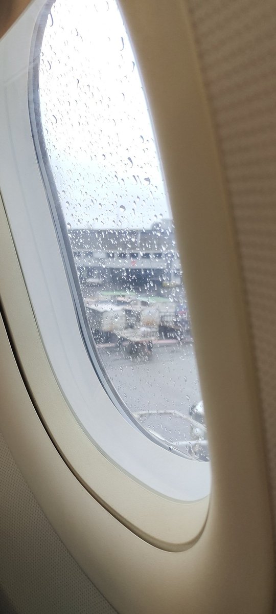 sunshinedhiya27's tweet photo. Flying again..
Eventhough its raining now, hope this morning will be Bright like always #HaveABrightDay @bbrightvc 사랑해 #bbrightvc #brightmyecstasy #BrightAnotherSong https://t.co/8GmMhY0pD7