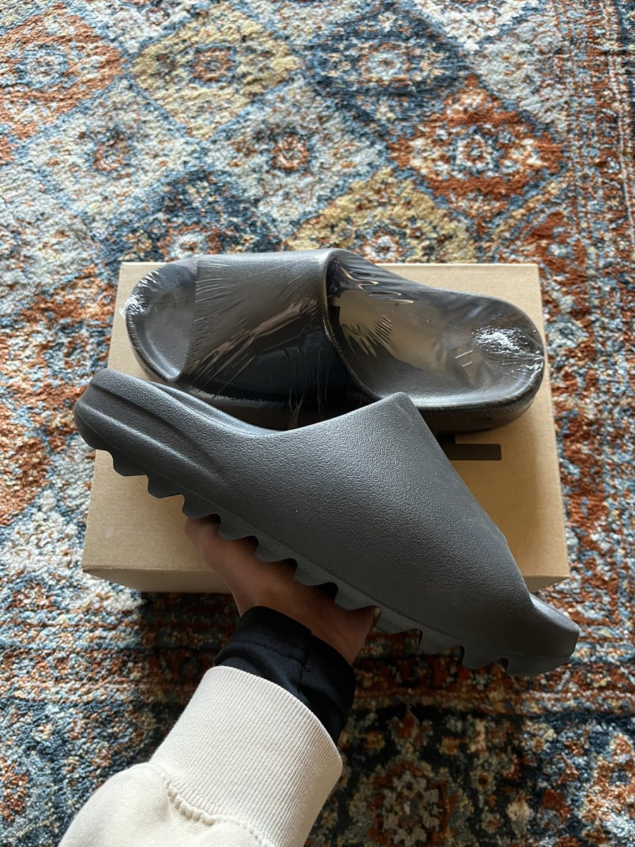 WashedMu's tweet photo. @SellKicksSunday WTS 

Size 11

$246 shipped https://t.co/3CiXKsmp1n
