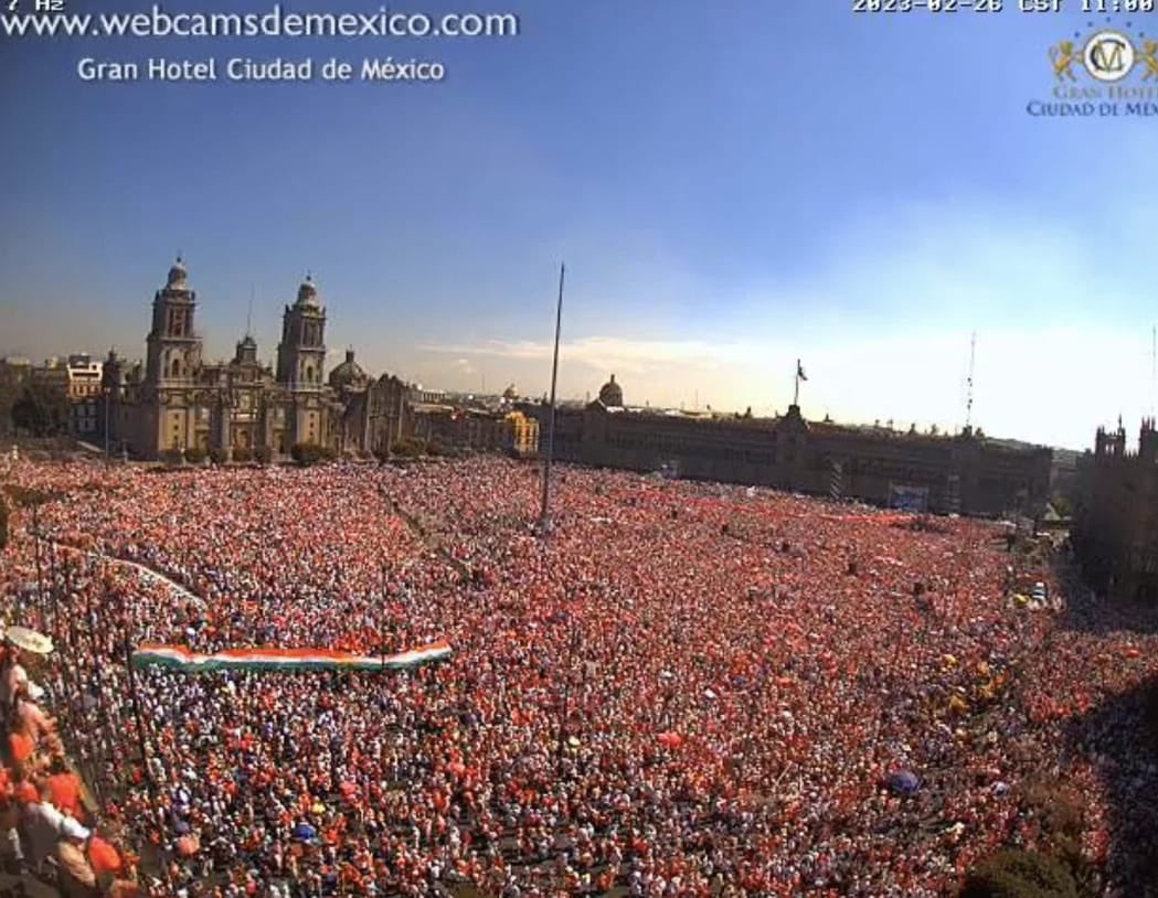 No entiendo porqué los falderillos del régimen están tan enojados. 

En estricto sentido, fue el mismo <a href="/lopezobrador_/">Andrés Manuel</a> quien logró que se llenara el zócalo. 

Sonrían 😊