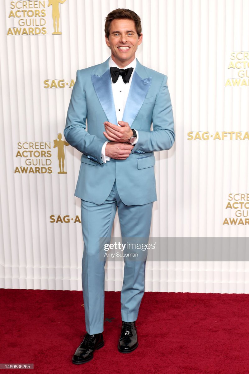 MediumSizeMeech's tweet photo. James Marsden, gorgeous, talented, handsome, baby blue with the baby blues. Frank Sinatra found ROTTED in the mausoleum #SAGAwards https://t.co/eGBFL8Q4H6