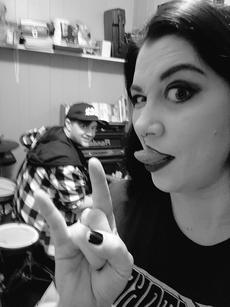 Ziggy_Gone_Mad's tweet photo. Had a fabulous night hanging with this handsome devil and seeing @StormTokerMusic fucking kill the game. ๐ค
#Metalasfuck #stormtoker #lexingtonky #iwasdrunk https://t.co/VhAPmrQtZE