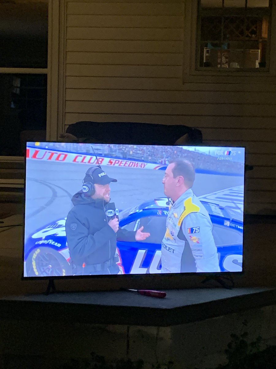 Raceday_WrapUp's tweet photo. Big win for KB #Autoclub400 https://t.co/LHsAr80nKN