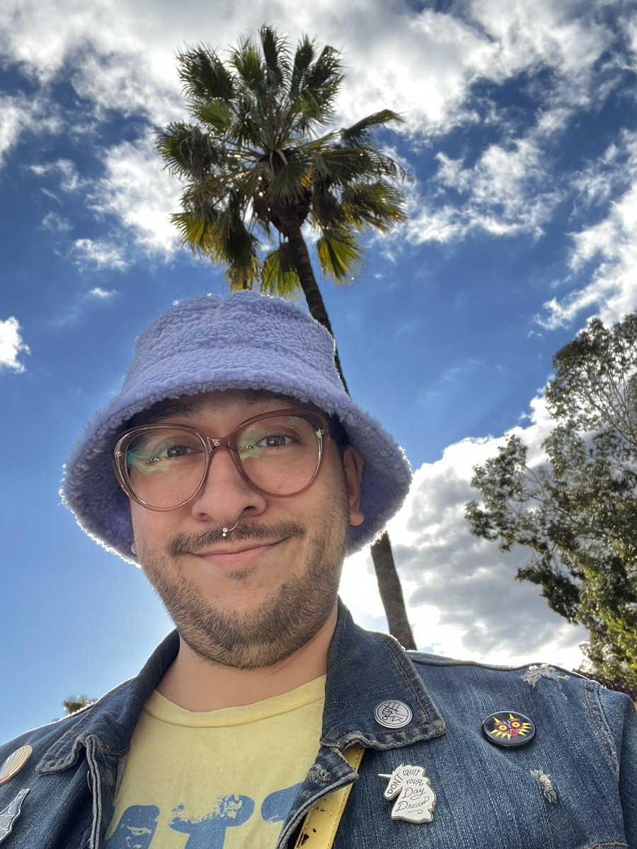 meaux_ines's tweet photo. Personally I think I look adorable in this hat 👒 https://t.co/jsL1xXawdH