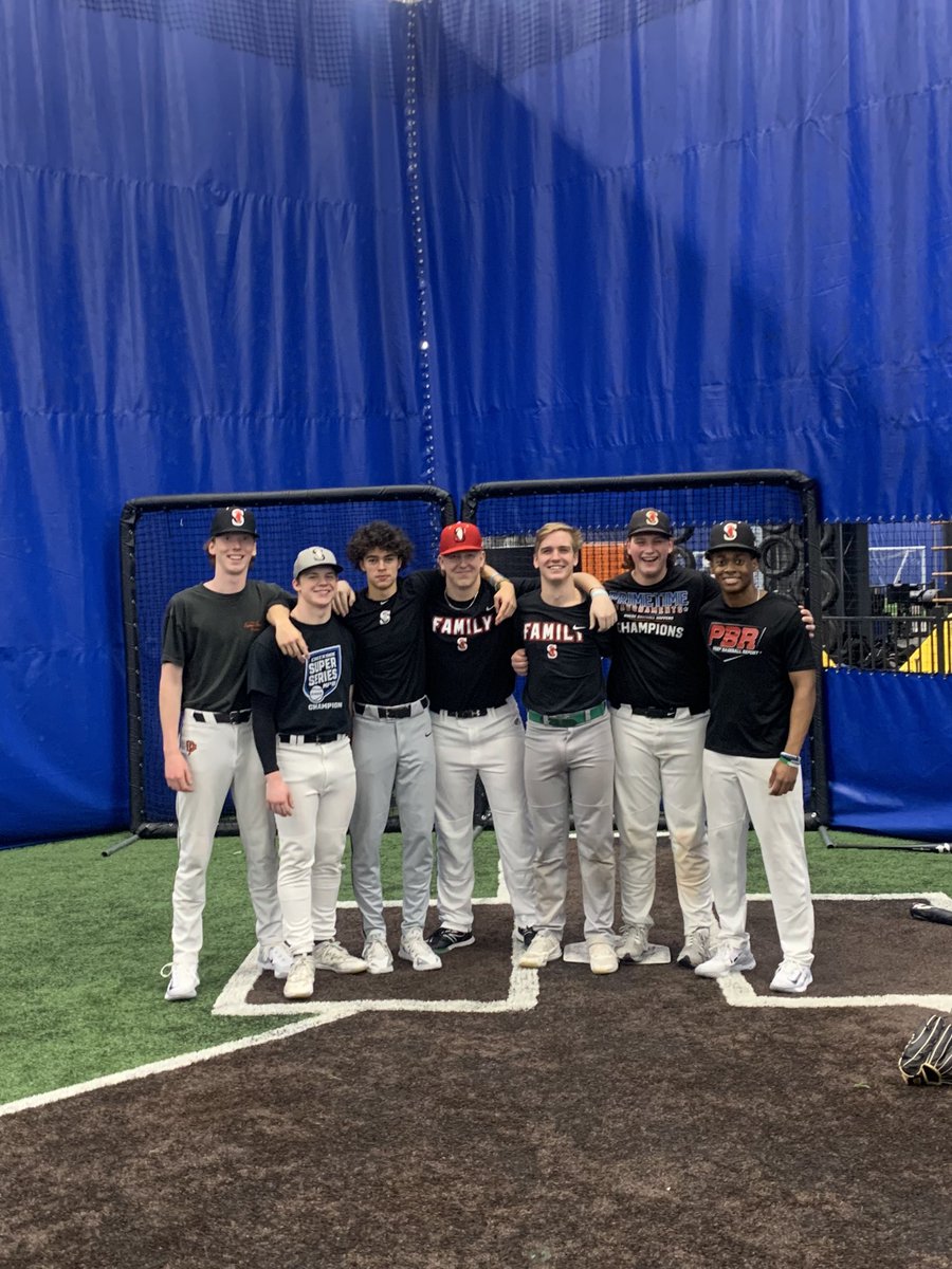 Our HS players finished up their off season training today and the first class to ever graduate from <a href="/Sparks_North/">Cangelosi Sparks North</a> has punched the clock one last time.  

THANK YOU <a href="/Calvin_Proskey/">Calvin Proskey</a> <a href="/TStuk15/">Troy Stukenberg</a> <a href="/DominicJacoby7/">Dominic Jacoby</a> <a href="/svini_58/">Sam Viniard</a> <a href="/JackRozmus3/">Jack</a> <a href="/_Jrock_27/">Jake Nawrocki</a> <a href="/BraydenMobley/">Brayden Mobley</a> 💪 💪 

#NORTH