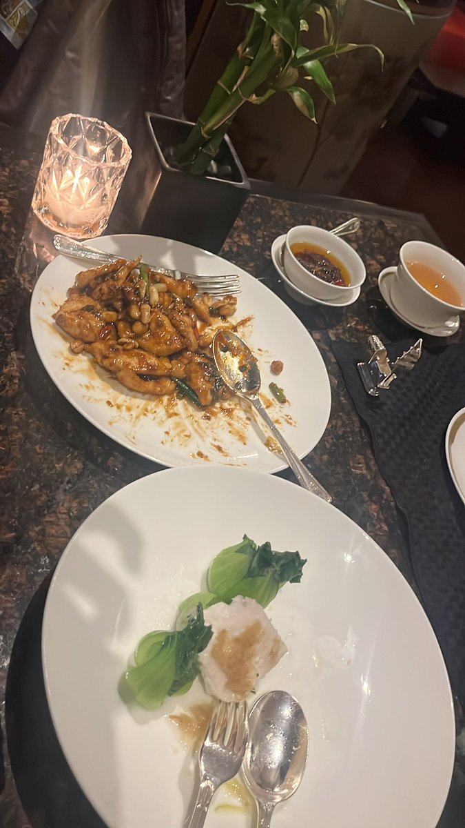 Dinner commences! Delish <a href="/PeninsulaChicag/">Peninsula Chicago</a> #SundaySupper #chicago