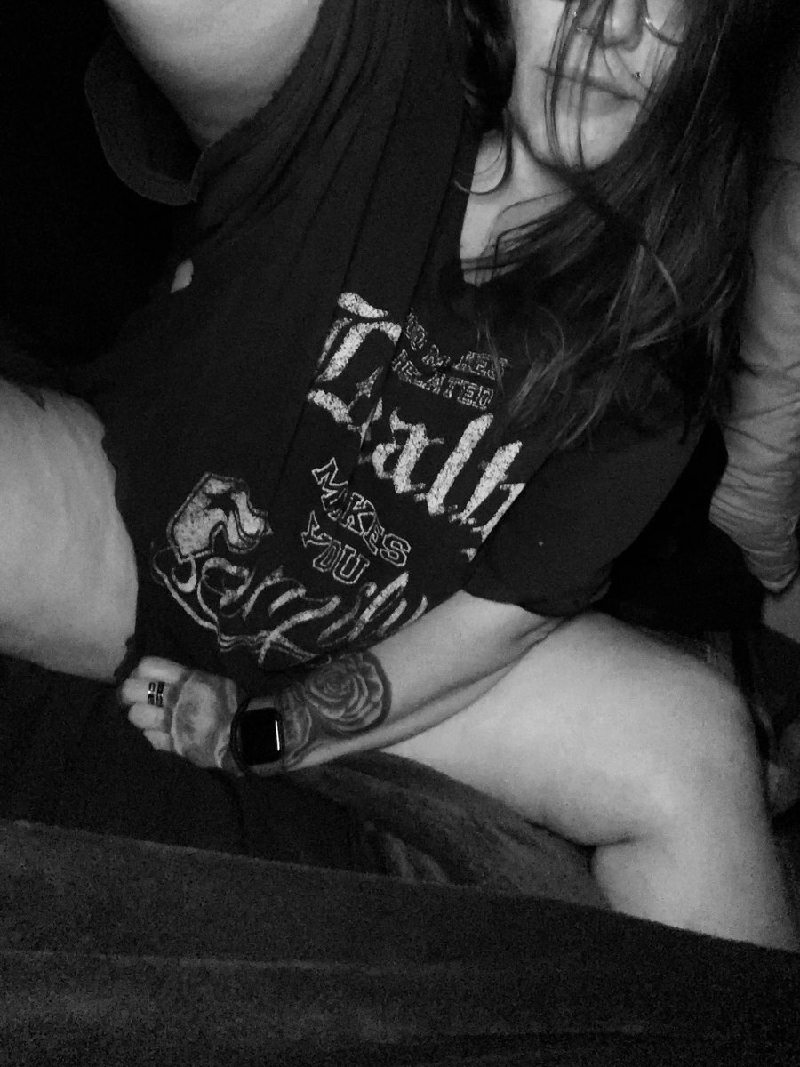 MizzMellissaMay's tweet photo. #bootygang #bootylover #onlyfansbabe #sugarbabylegit #rubmybooty #bratlife #spankme https://t.co/alBcSLGpqS