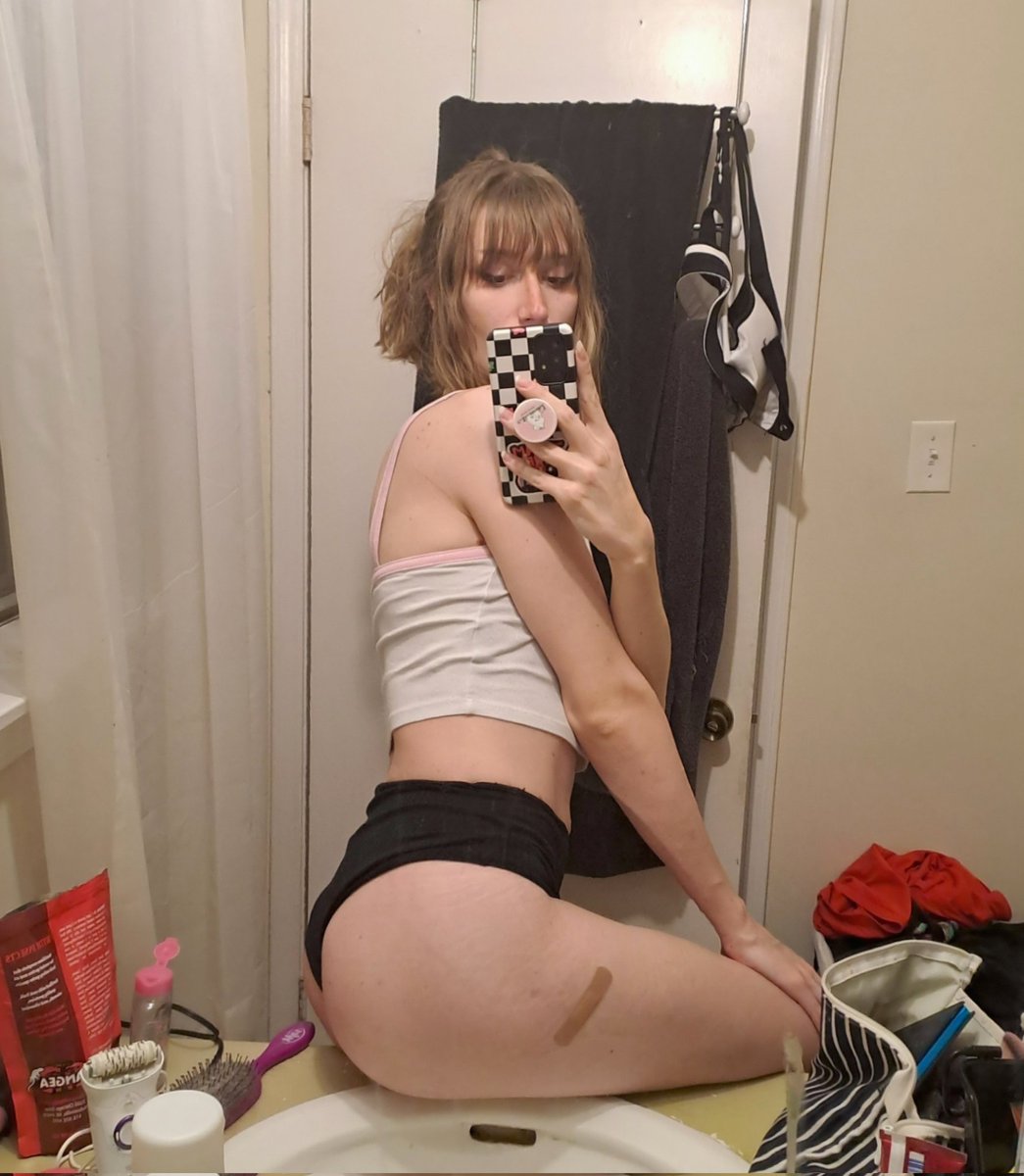 fairyruuti's tweet photo. Not been feeling too pretty so have butt🌸 https://t.co/N2uXMyvZc2