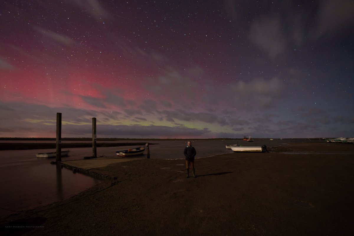 Well that was certainly one of the best Aurora shows I’ve seen down here in Norfolk. Clearly visible to the naked eye, though it’s the long exp taken by the camera that picks up the vivid colours when this far South. #aurora #Auroraborealis #Northernlights #Norfolk <a href="/ChrisPage90/">Chris Page - Weatherman</a>