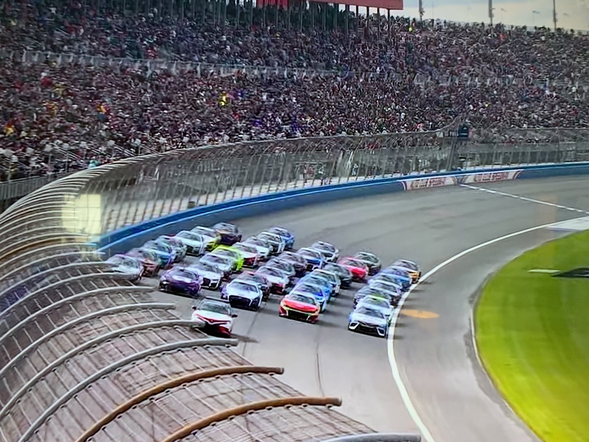 AltaLoma1999's tweet photo. why are they tearing up this iconic track to build more warehouses 😑
#fontana #speedway #california #twomiletrack #fivewide #warehouses #savethetrack #NASCAR75 https://t.co/B9QuP2XLkz