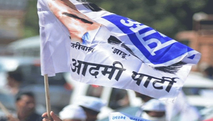 Bharat24Liv's tweet image. दिल्ली: आज आम आदमी पार्टी करेगी प्रदर्शन
दोपहर 12 बजे BJP मुख्यालय पर धरना देगी
मनीष सिसोदिया की गिरफ्तारी के खिलाफ प्रदर्शन 

Watch : bit.ly/3xW1F04

#AAPProtest #DelhiLiquorScam #Bharat24Digital 
@msisodia @AAPDelhi @AtishiAAP @ipathak25