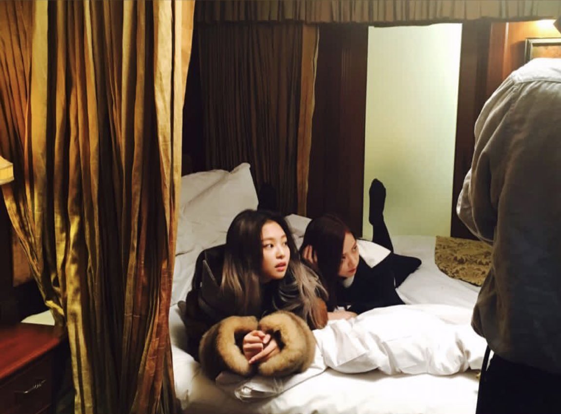 hourly jennie tweet media