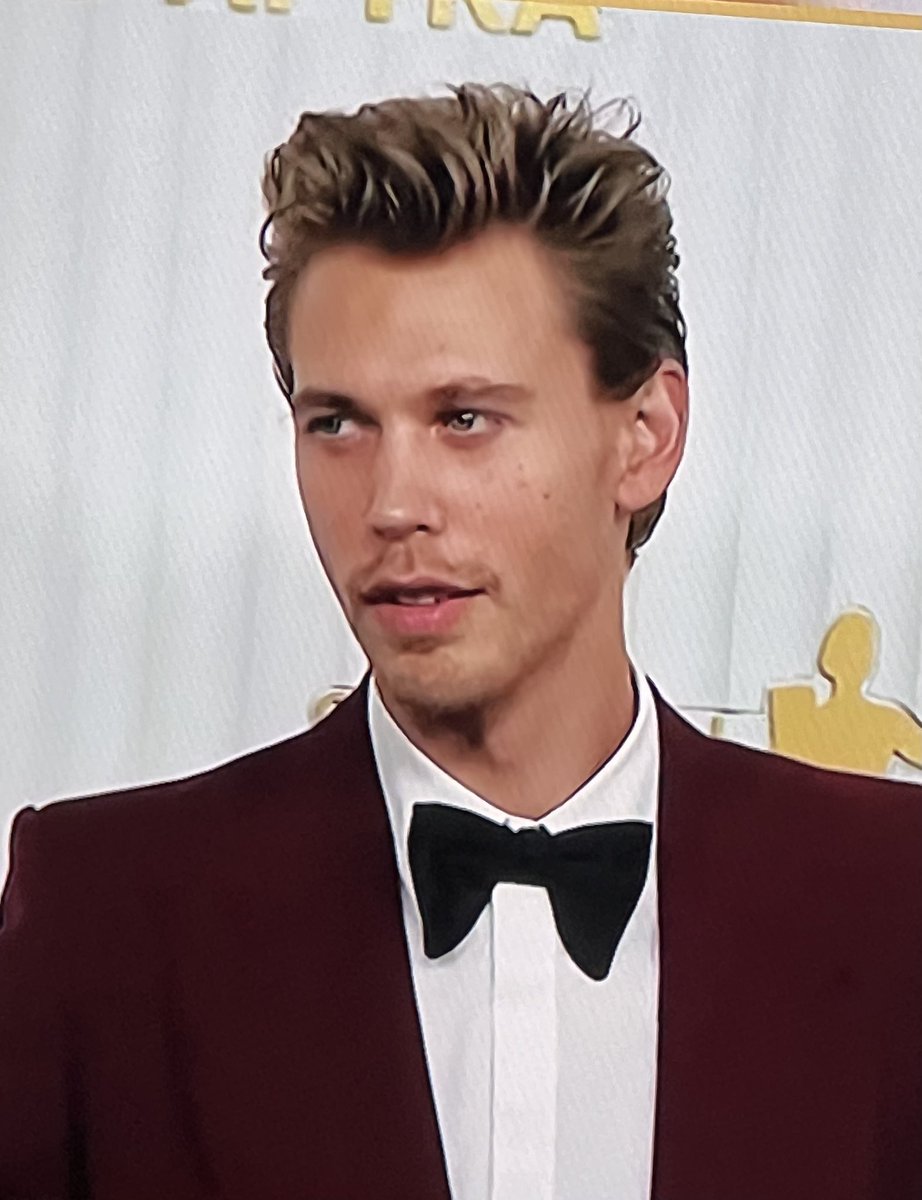 Lynette Rizzo/saw Elvis x 19 on Twitter: 