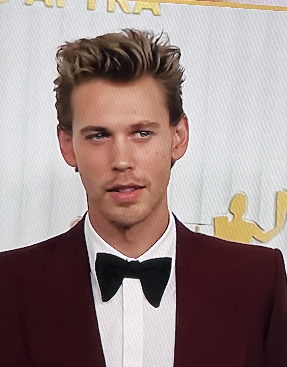 Lynette Rizzo/saw Elvis x 19 on Twitter: 