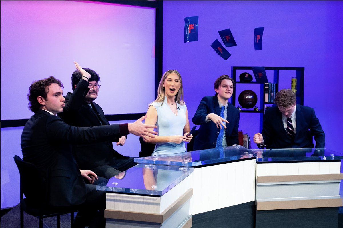 TheBoxScoreEIV's tweet image. BTS from the first episode of season 15! Kicking off the season right
📸: @niklasmwalker 

To keep up with us:
Instagram: TheBoxScoreEIV
TikTok: theboxscore.eiv