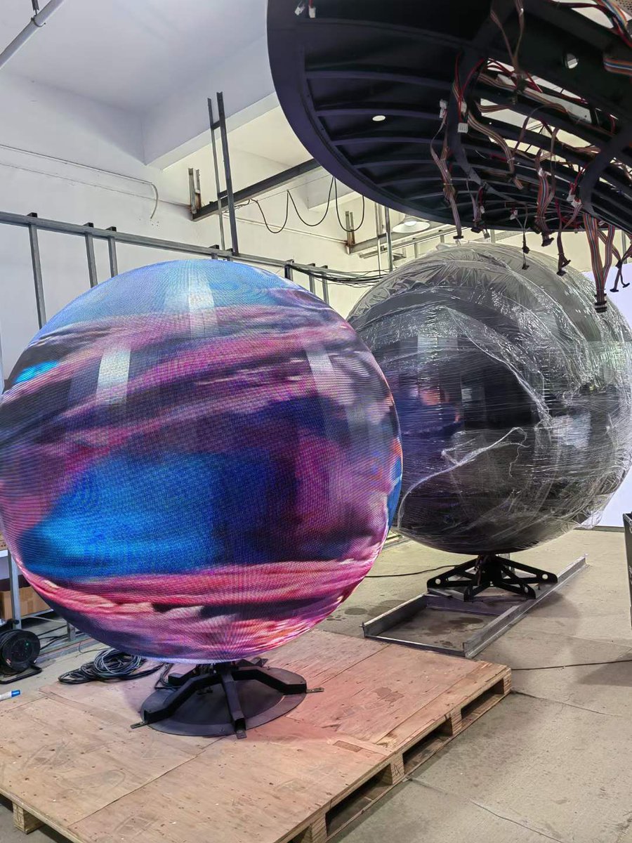 pixleddisplay's tweet photo. Hot season for spherical LED screens.
#technology #innovation #interiordecor #interiordesigner #decor #decoration #pixel #lightingdesign #lightingengineer #spherical #creativephotography #creativity #makeadifference #led #studio #museumdesign #museum https://t.co/xyh1UMQHj9