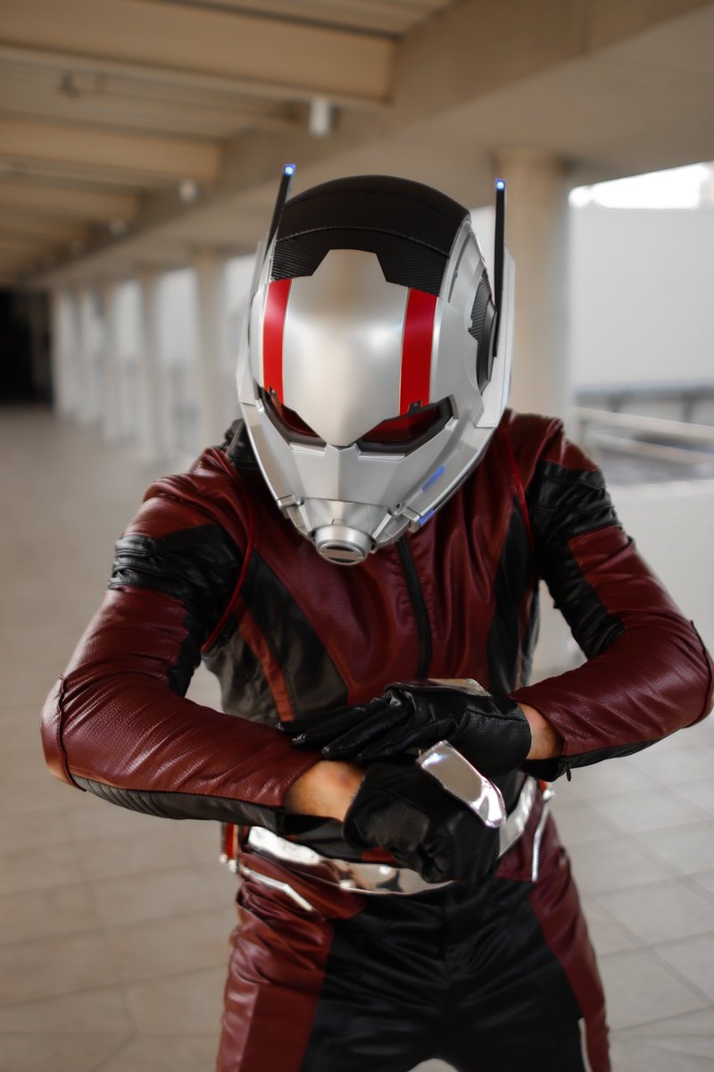 PAA_Studios's tweet photo. Have you seen Ant-Man yet?! @Redletters24 #antman #cosplay https://t.co/J3A0A4OavK