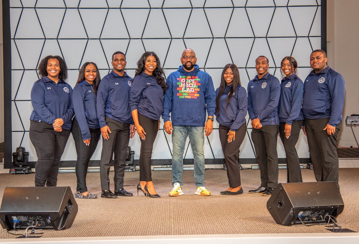 PastorCathey's tweet photo. Of course I’m bias, but the best part of HBCU Sunday @WP today was hosting my baby girl Madison😍and student leaders from JSU. Marneshia and I were so excited to spend time with them in our home after church. #blackhisyorymonth #HBCUsunday #theeilove #JSUsga https://t.co/AU0N7hKY1h