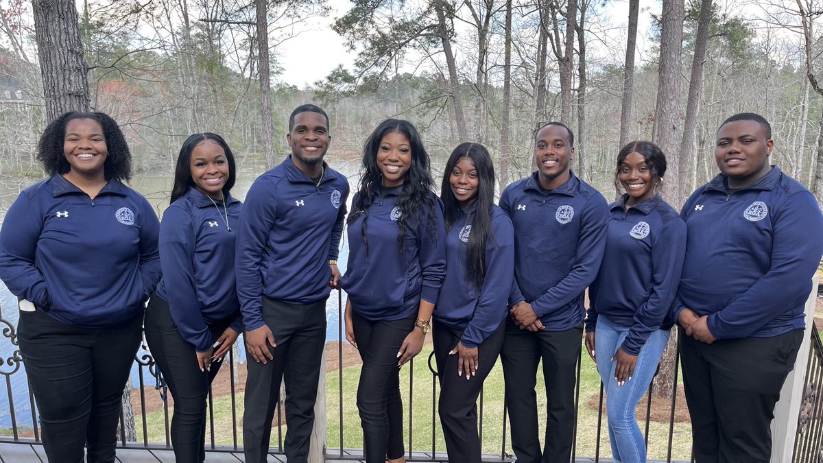 PastorCathey's tweet photo. Of course I’m bias, but the best part of HBCU Sunday @WP today was hosting my baby girl Madison😍and student leaders from JSU. Marneshia and I were so excited to spend time with them in our home after church. #blackhisyorymonth #HBCUsunday #theeilove #JSUsga https://t.co/AU0N7hKY1h