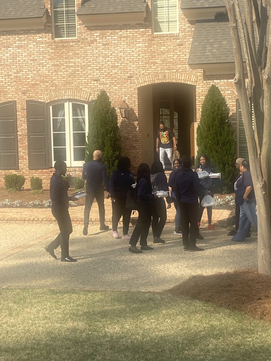 PastorCathey's tweet photo. Of course I’m bias, but the best part of HBCU Sunday @WP today was hosting my baby girl Madison😍and student leaders from JSU. Marneshia and I were so excited to spend time with them in our home after church. #blackhisyorymonth #HBCUsunday #theeilove #JSUsga https://t.co/AU0N7hKY1h
