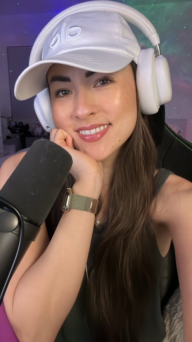 EricaNagashima's tweet photo. Semi alive but we LIVE for a short #SundaySerenade !!! Come hang for tunes https://t.co/RWgQ3TtbCy https://t.co/60FUGcQSEF