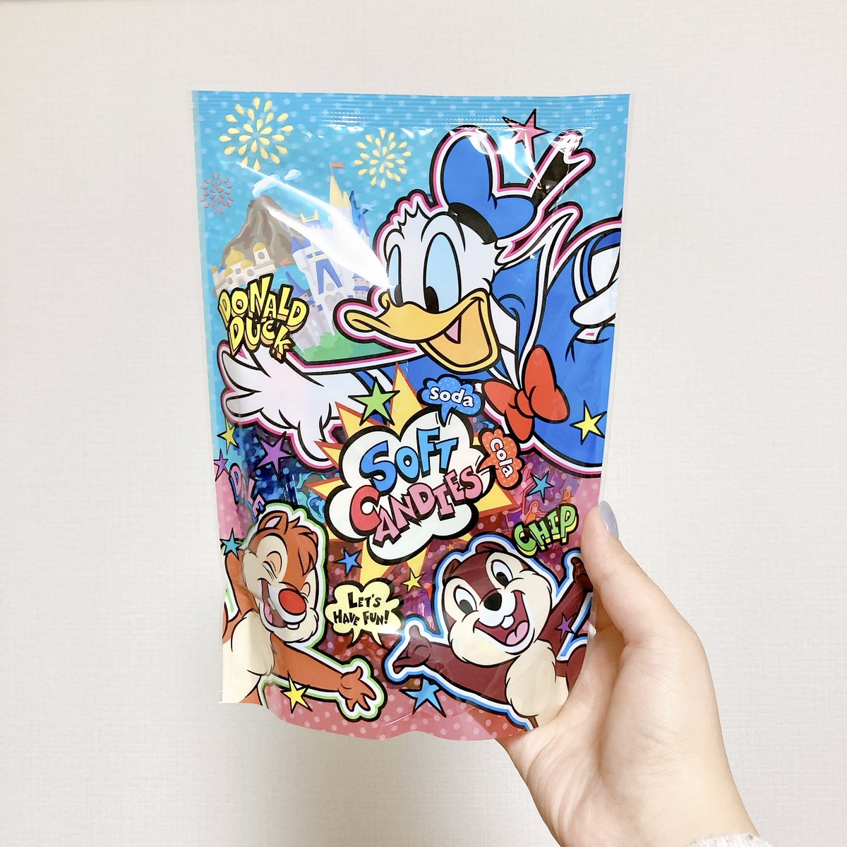 「【ディズニーランド】可愛すぎて即レジした!チップとデールの「600円おみやげ」大」|BuzzFeed Japanのイラスト
