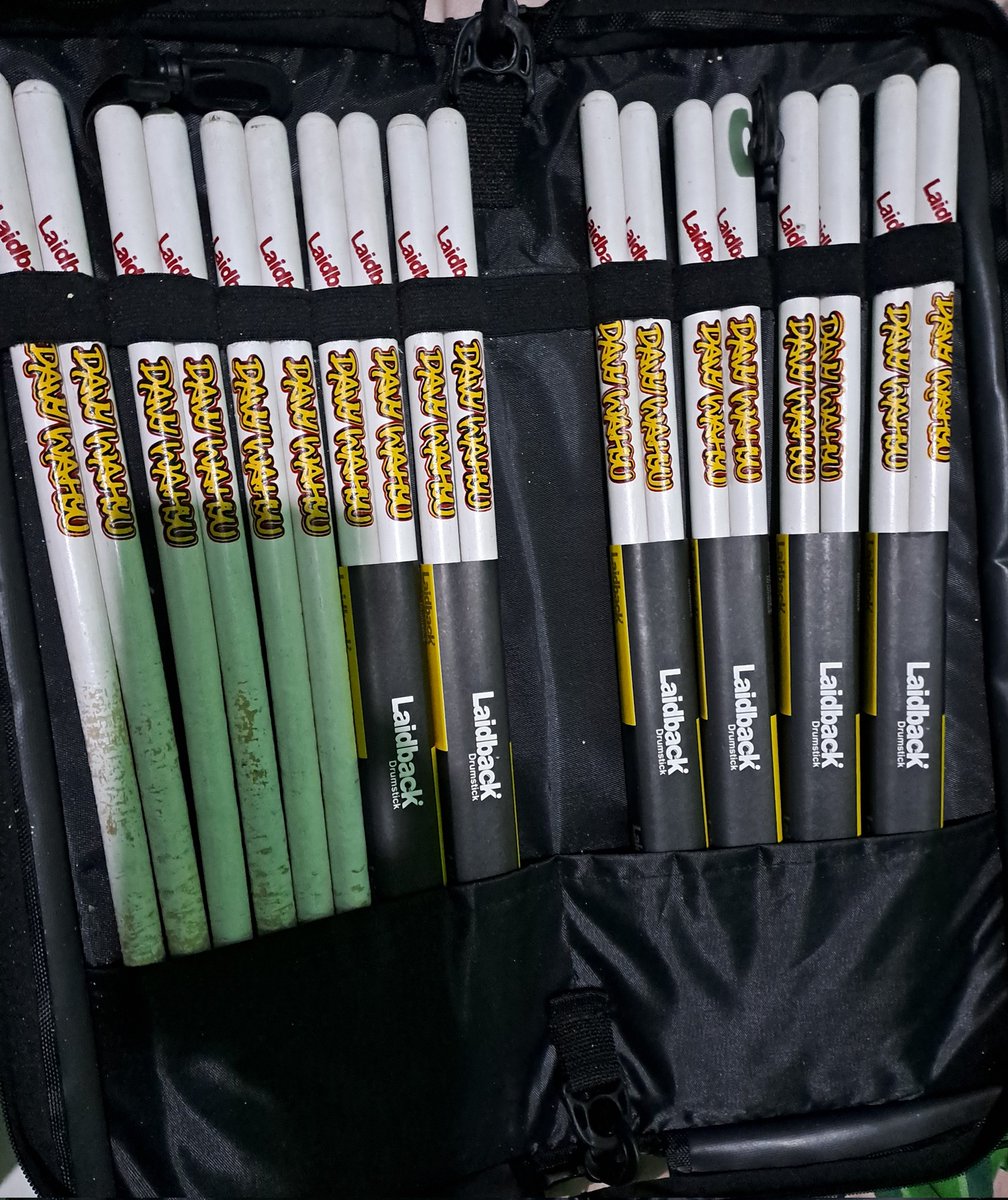 Cukup laah buat sebulan.. 
Asal pas kelar main kalo ada yg minta jangan dikasih dulu.. 😁😁