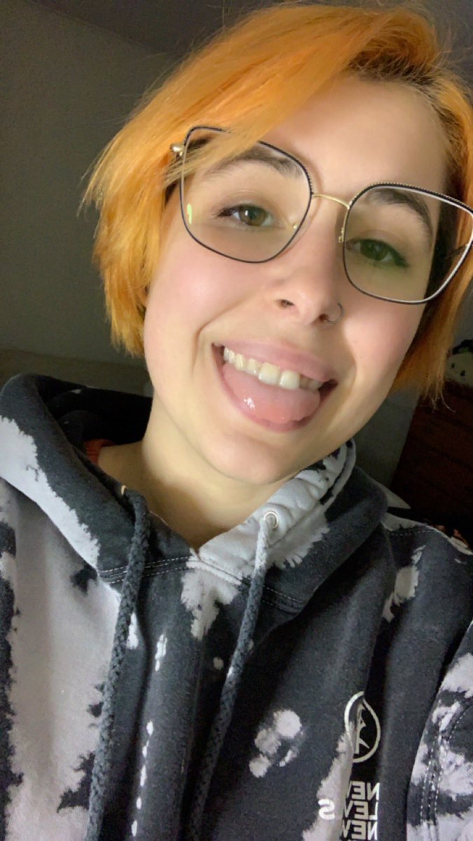 lappelduvide46's tweet photo. y’all like my new glasses?

check this link if ya wanna see the nsfw version 😈 https://t.co/3EGkyWYSUQ

#nerdalert #ofmodel #onlyfans #hotnerd https://t.co/bcXhIsV2OH