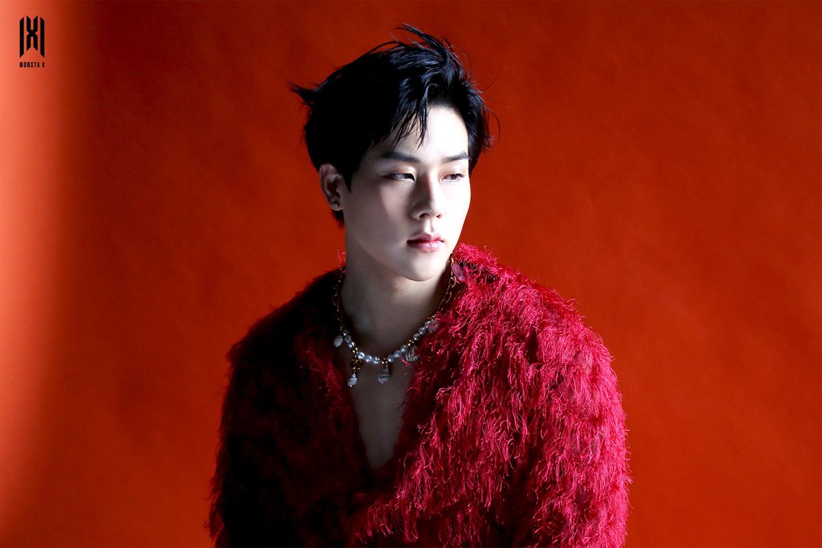 heonoftheday's tweet photo. cosmopolitan photoshoot behind #주헌 https://t.co/HsCnmUcpvw