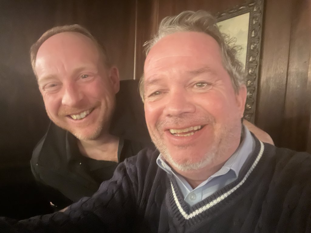 HeadDulwichSG's tweet photo. Back at the ‘Dog’ and looking forward to 2 days of discussions on mutual collaboration between the College in London and our International Schools. Looking a bit jet-lagged and bleary eyed but look who I bumped in to? #Dulwich #DCSG #DCSZ https://t.co/vwLXmfURYv