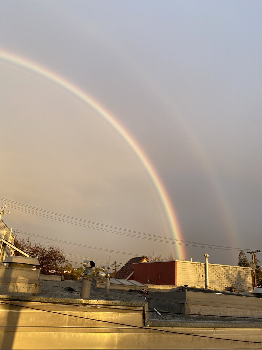 mathprofk's tweet photo. @NWSBayArea  Double Rainbow in East Oakland right now 
@KCBSRadio 
@henrykleeKTVU @KPIXtv https://t.co/roZ03bIXJE