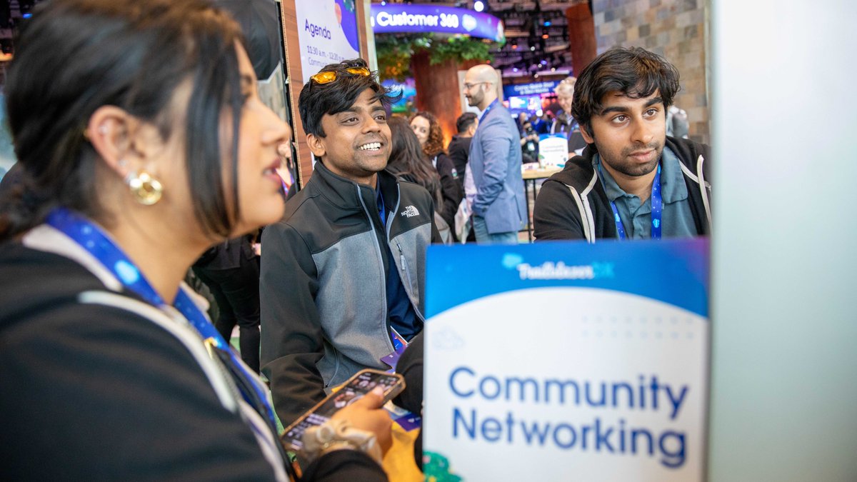 Dreamforce's tweet photo. 🌱 Your community = one of the most valuable assets to grow your career.

Meet the teams and group leaders from @MuleSoft, @Salesforce, @SlackHQ, and @Tableau at #TDX23. You'll network and chat about pro tips to succeed in your industry.

🤝 Let's connect: https://t.co/FyvatHh5Kw https://t.co/HwEimIEEgF