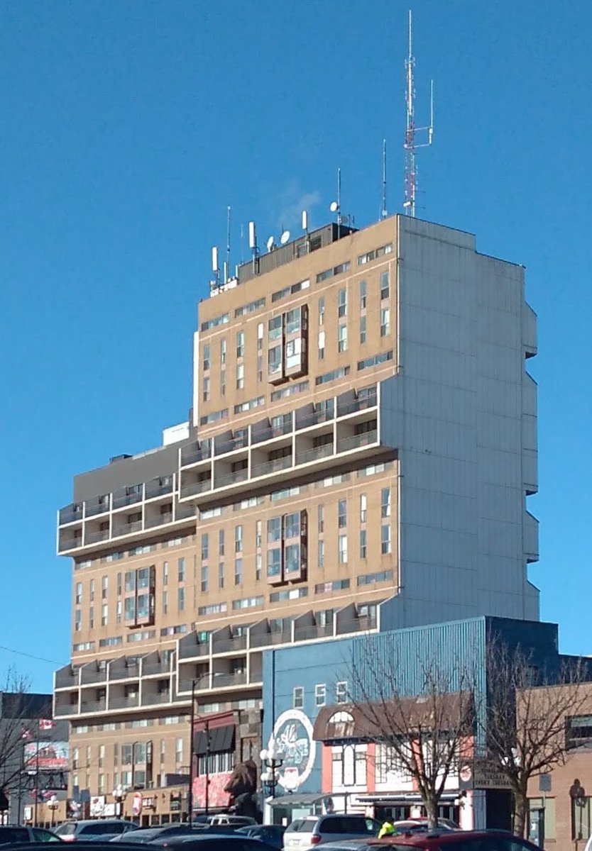 BrentToderian's tweet image. One big opportunity for such a mural may be in Kingston Canada, a city that I advise. A huge tall building has big, blank walls in a key location as you approach &amp;amp; leave downtown. Imagine Kingston’s legendary favourite son, the late great Gord Downie of the Tragically Hip, on it.