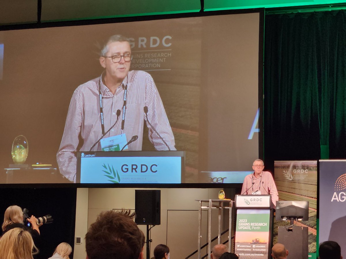 Congratulations to <a href="/rebetzke_0/">Greg Rebetzke</a>  2023 GRDC Seed of Light Award recipient - a  recognition to his dedication and research to benefit the gain growers <a href="/CSIRO/">CSIRO</a> #GRDCUpdates 🥳