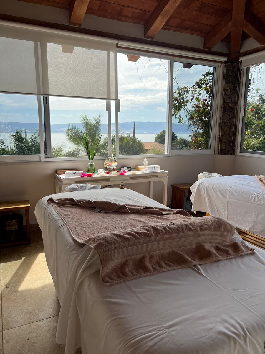 FoodandTravelMX's tweet photo. Con un diseño inspirado en la arquitectura ancestral, #MonteCoxala ofrece tratamientos holísticos con ayuda de aguas termales y herbolaría mexicana para un día de relajación. Esta es la forma en que @HerraduraTeq nos da la bienvenida a su estado de origen https://t.co/dxxSY1xz8q