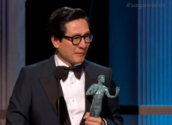 Fp8Dq-KX0AIWa6s?format=png&name=small