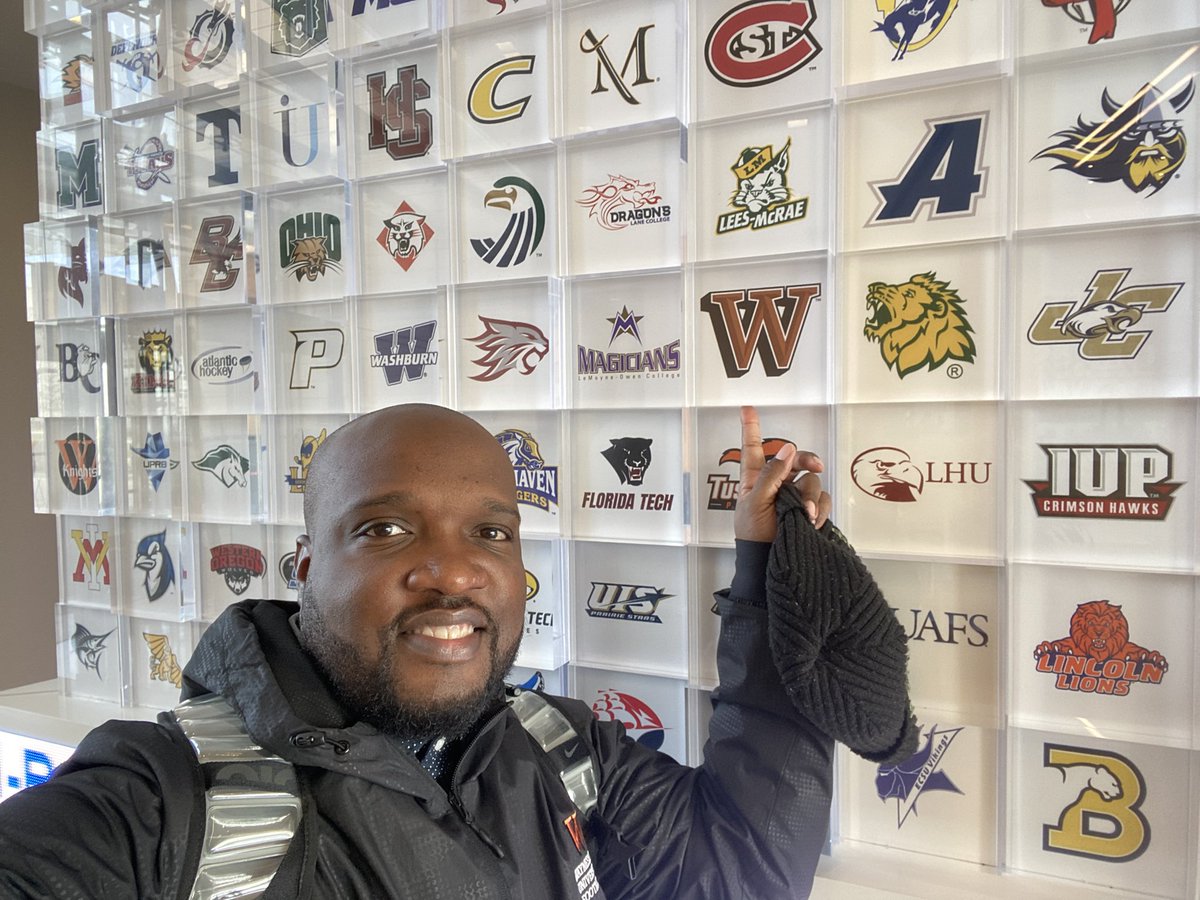 coachlondonIII's tweet photo. 2023 NCAA and NFL Coaches Academy in the books. Itβs always a blessing to represent @WaynesburgU & @WU_SWARM Thank you to all of my mentors who continue inspiring, challenge & motivating me. #NCAA #NCAALEARNLEAD #NFLFOOTBALLOPS #GODSPLAN https://t.co/4n8qjtl1lv
