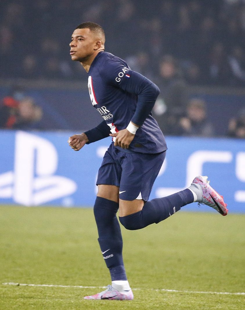 Kylian Mbappé acaba de igualar a Edinson Cavani como el MÁXIMO GOLEADOR HISTÓRICO (200) del PSG. 

Nos Apasiona el Fútbol 🔥⚽️

Síguenos en IG: @laredondatv.ec 
#yosoylaredondatv #laestamosrompiendo 
#noticiaredonda