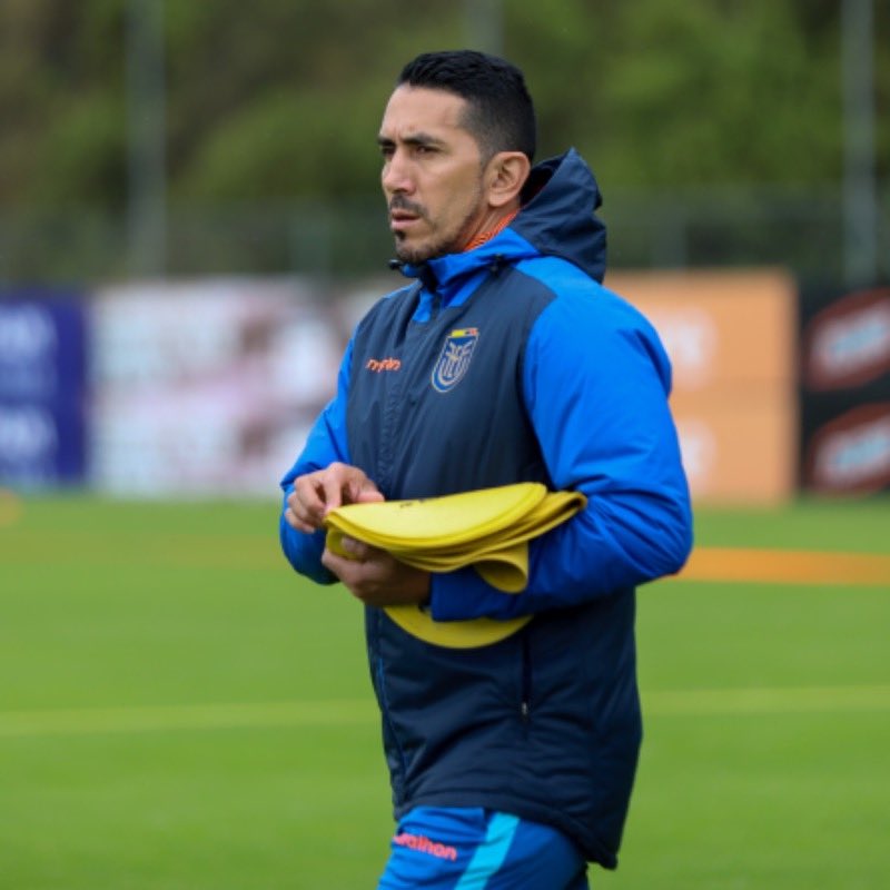 La FEF hace oficial la salida del Prof. Jimmy Bran, agradecen el compromiso y el trabajo del Técnico a cargo de la selección Sub20 del Ecuador. 

Nos Apasiona el Fútbol 🔥⚽️

Síguenos en IG: @laredondatv.ec 
#yosoylaredondatv #laestamosrompiendo 
#noticiaredonda