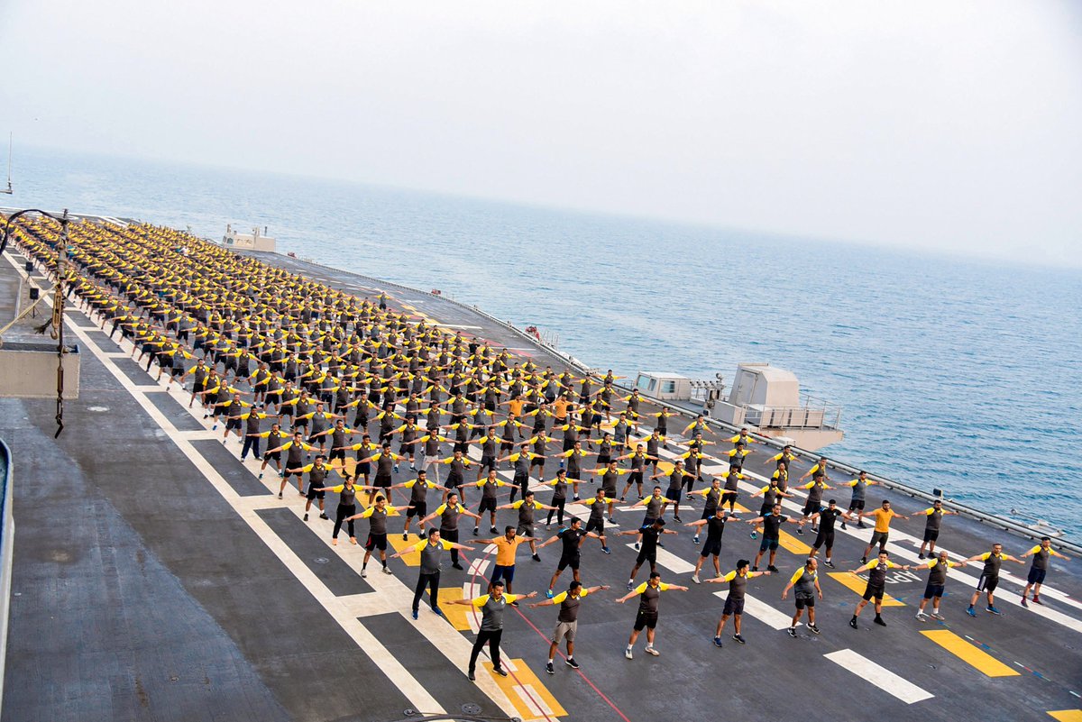 IN_Vikramaditya's tweet image. &quot;O God, help us to keep ourselves physically strong 💪and mentally awake&quot;- goes a soldier&apos;s daily prayer. The sea breeze rejuvenates the body, calms the mind and the view is, as always, priceless. 😎 #FitIndia
#INSVikramaditya
@indiannavy @IN_WNC  @IN_WesternFleet @IN_KTKNA