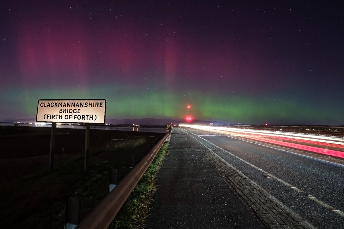 An aurora night at it's best for all to see. Smashing scene to show the gateway to Clackmannanshire.
@ClacksCouncil
 
@innerforth
 #clackmananshire #weecounty #scotland #aurora #bridges.