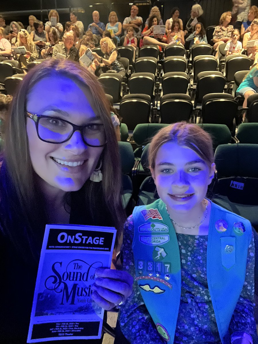 DanielleONeil_'s tweet photo. Mini-me and I spent an afternoon with the @gswcf at @PatelConserv learning set design and getting VIP at a production of The Sound of Music! It was a lovely afternoon 💚

#GirlScouts #TroopMom #StrazCenter #TampaBay https://t.co/2EJmbWCXmR