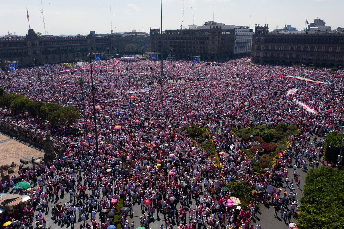 lopezdoriga's tweet photo. El Gobierno capitalino estima que alrededor de 90 mil personas asistieron a la marcha de este domingo en defensa del INE.

¿Ustedes qué dicen?

https://t.co/aWhplfabl9 https://t.co/QF6lowpWbu