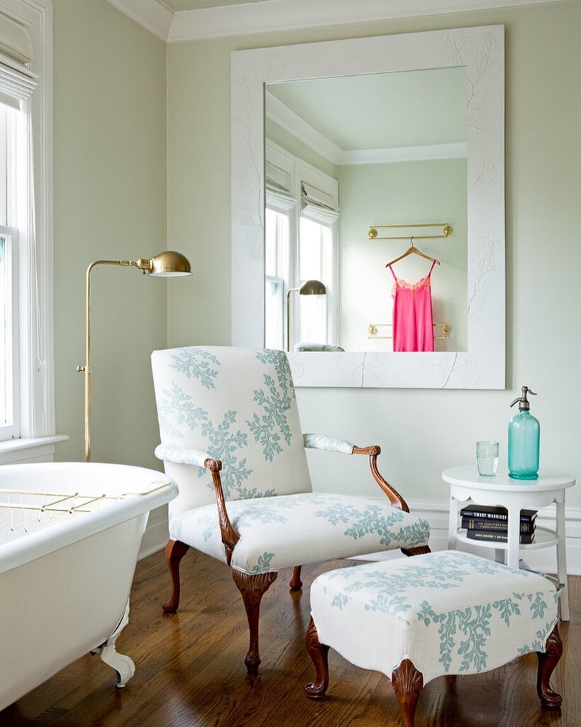 Sundays be like…

Bathroom photographed for the brilliant @jhinteriordesign.

The pink camisole was a brilliant prop choice. Take it away and this shot is meh. 

A color story is so important in interior design shoots. I highly recommend planning for it. instagr.am/p/CpJdBoyLcYA/