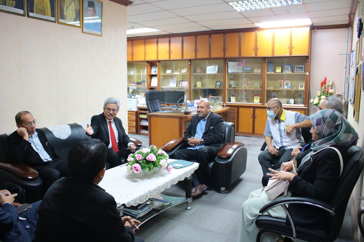 Pengurusan Tertinggi CREaTE yang diketuai oleh YBrs. Ir. Mohd Shahrom bin Ahmad Saman, Pengarah Kanan CREaTE telah membuat kunjungan hormat ke Politeknik Port Dickson, Negeri Sembilan.