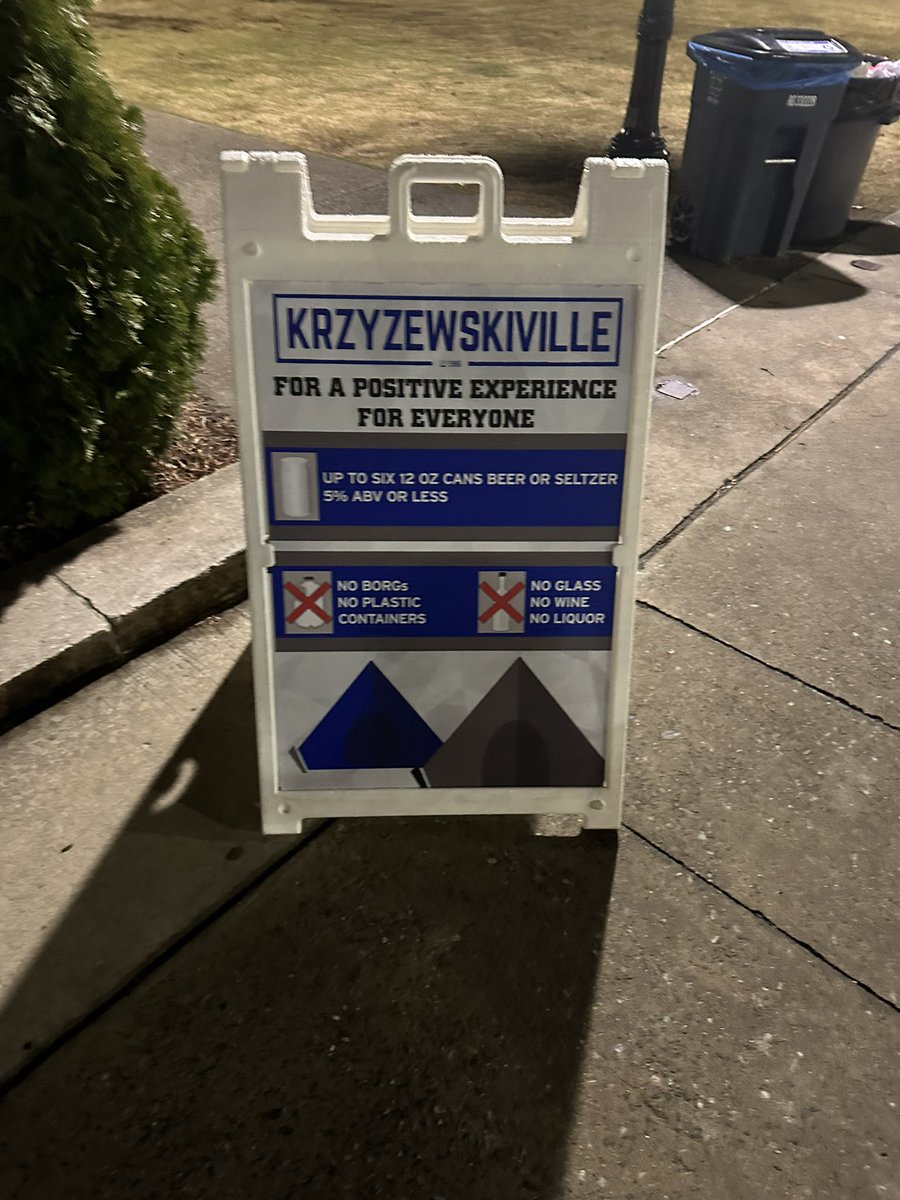 rob_hepler's tweet image. Great weekend! Spent Friday in Blacksburg, VA with @hepler22 and @cole_hepler. Went to Durham, NC on Saturday to watch VT and Duke 🏀 at Cameron Indoor Stadium.